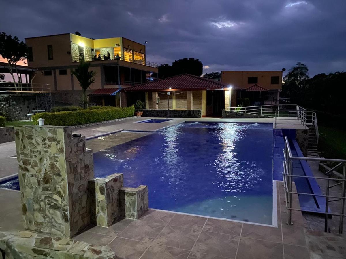 Hotel Campestre Los Mangos Quimbaya Exterior foto