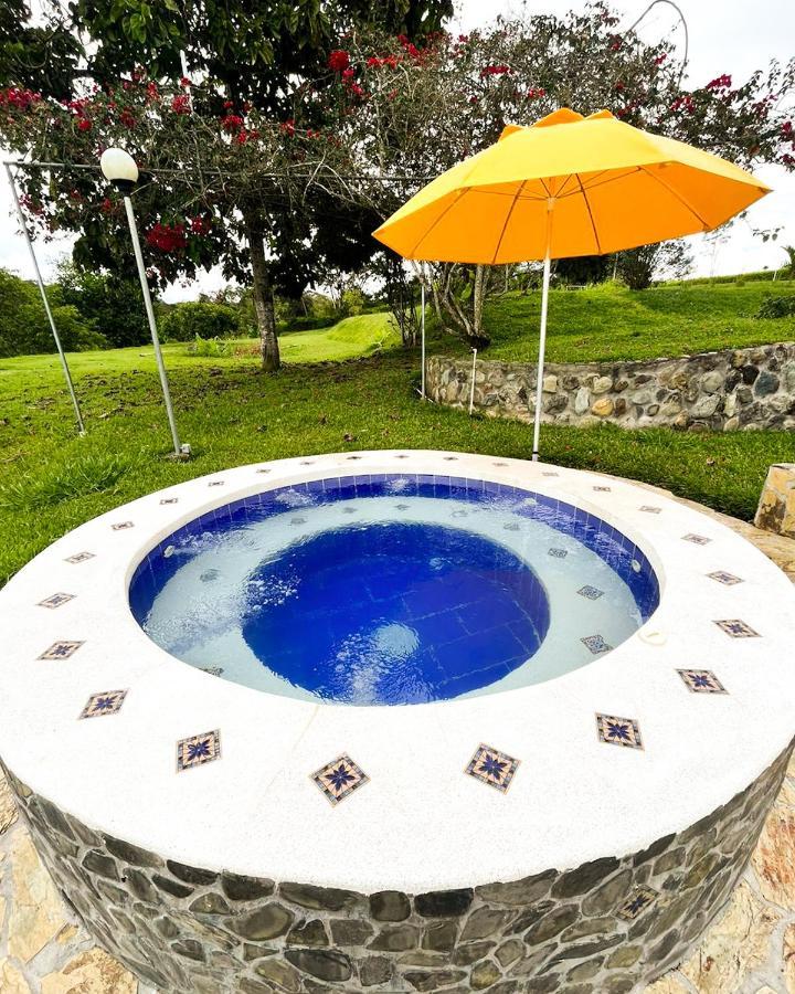 Hotel Campestre Los Mangos Quimbaya Exterior foto