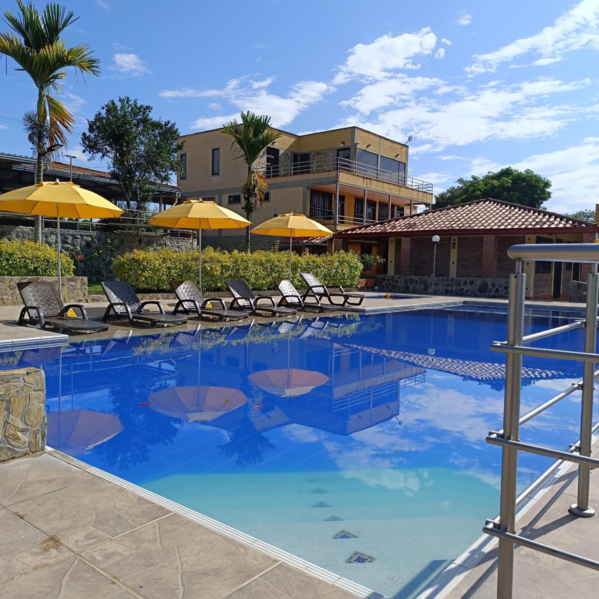 Hotel Campestre Los Mangos Quimbaya Exterior foto
